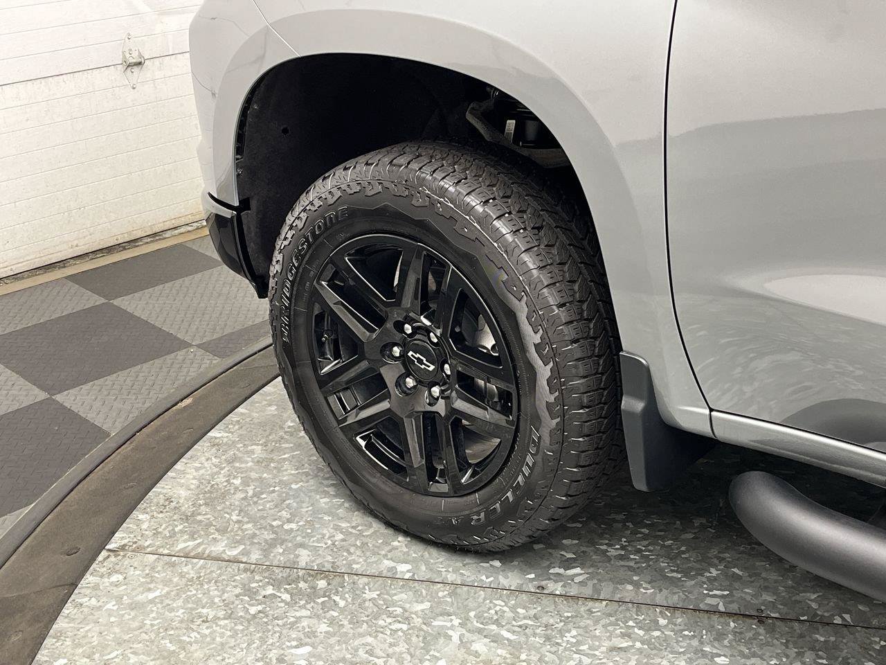 Certified 2024 Chevrolet Silverado 1500 Custom Trail Boss w/ Turbomax Blackout Package AWD/4WD image 33