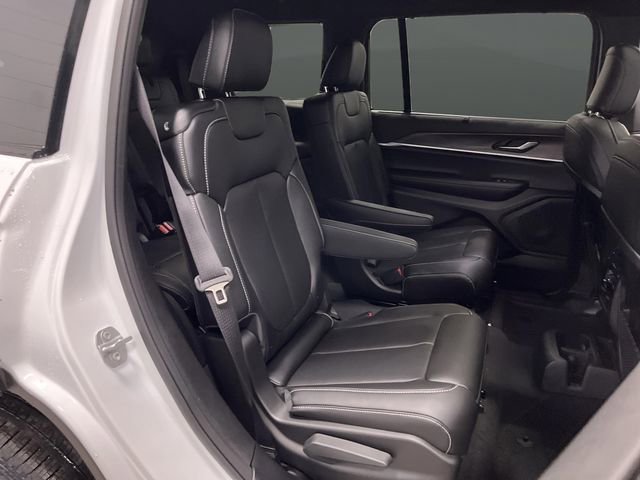 New 2025 Jeep Grand Cherokee L Limited w/ Luxury Tech Group II image 32
