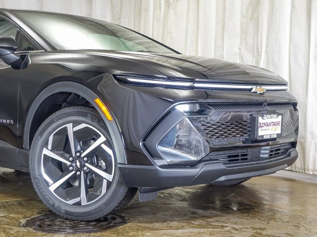 New 2026 Chevrolet Equinox EV LT image 3