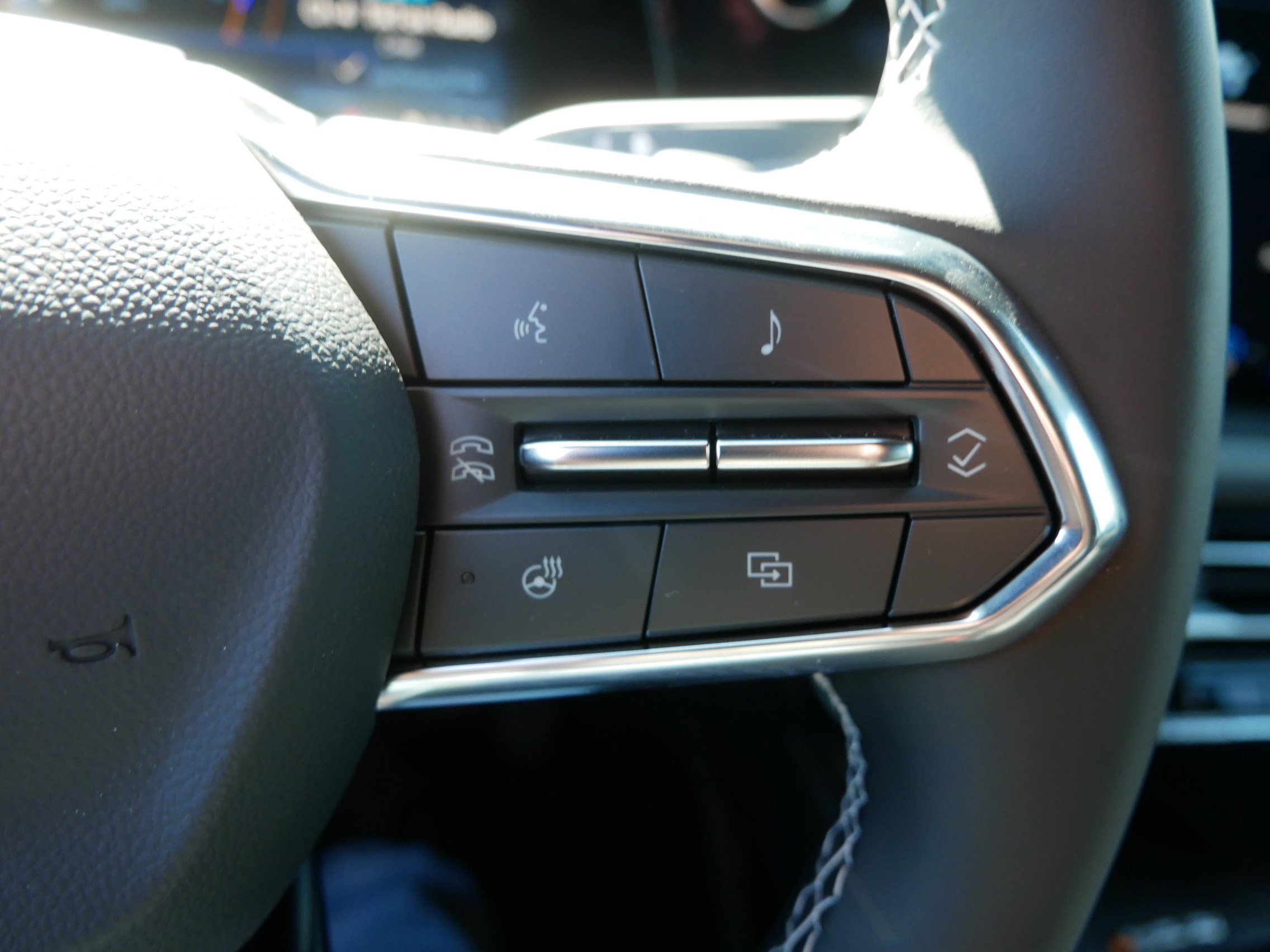 Used 2025 Chevrolet Traverse LT image 23