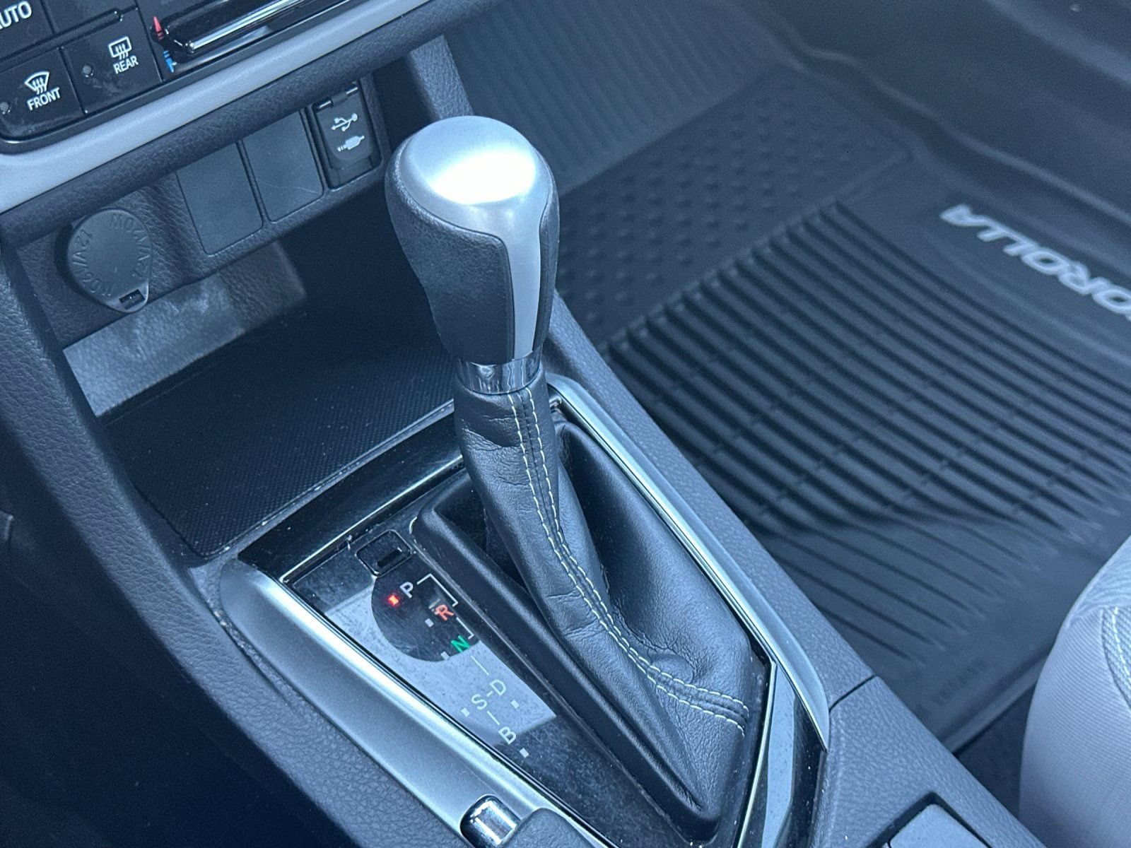 Used 2019 Toyota Corolla LE FWD image 21