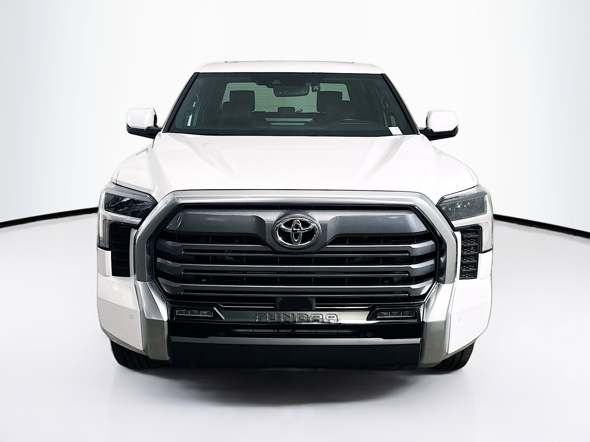 Used 2025 Toyota Tundra Limited image 2