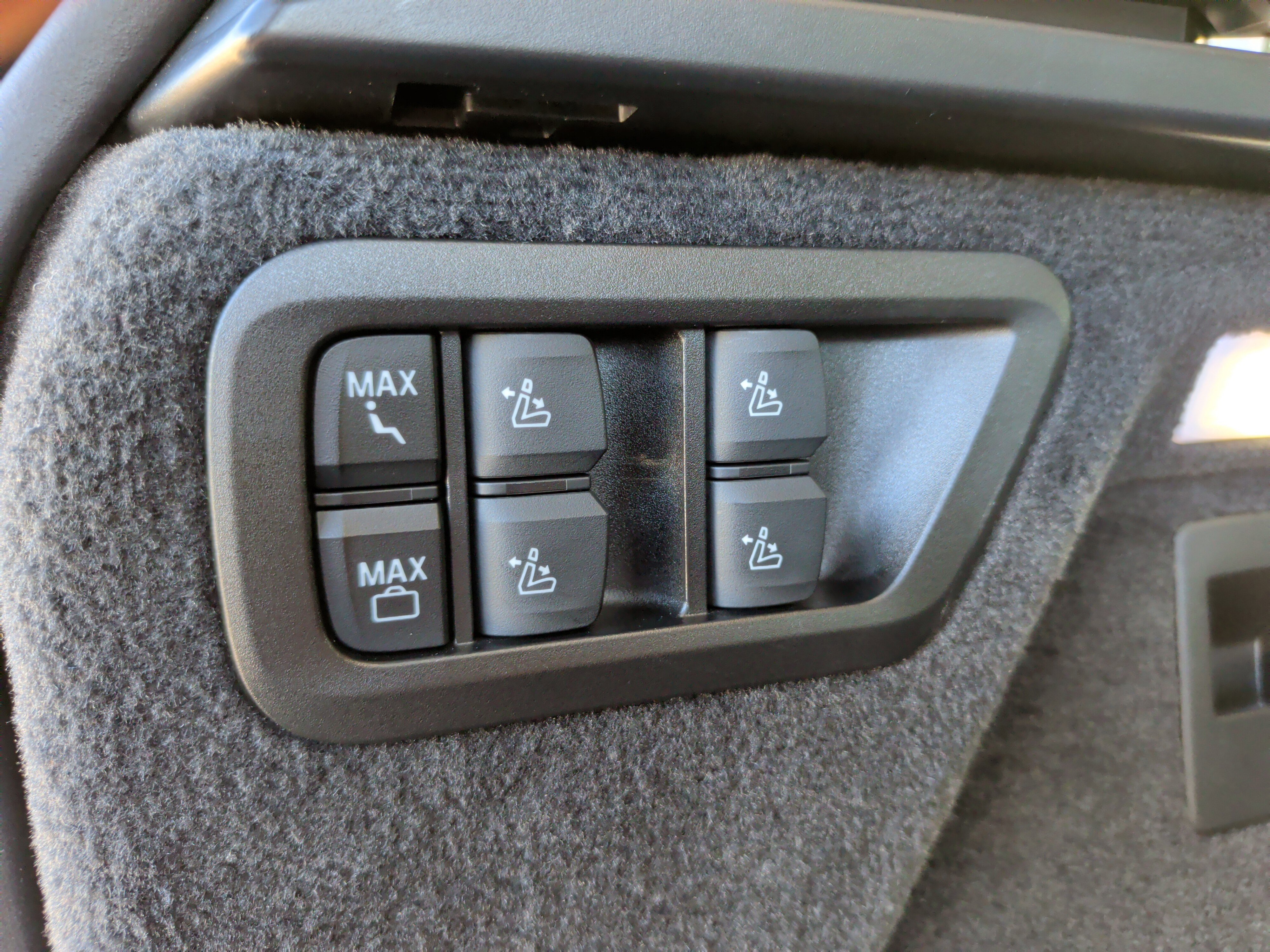 Certified 2024 BMW X7 xDrive40i w/ Premium Package image 48