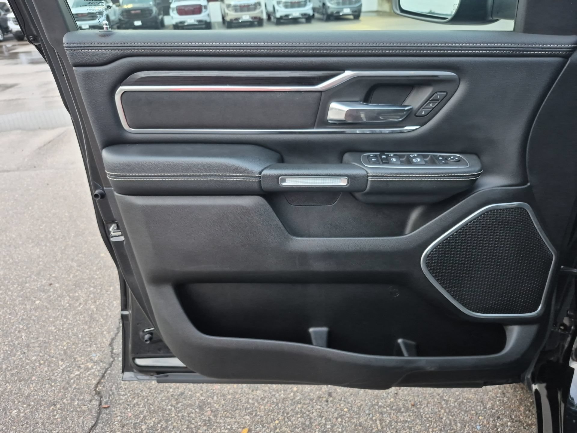 Used 2023 RAM 1500 Laramie AWD/4WD image 24