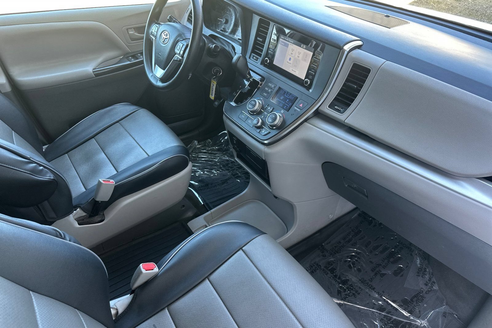 Used 2019 Toyota Sienna L FWD image 13