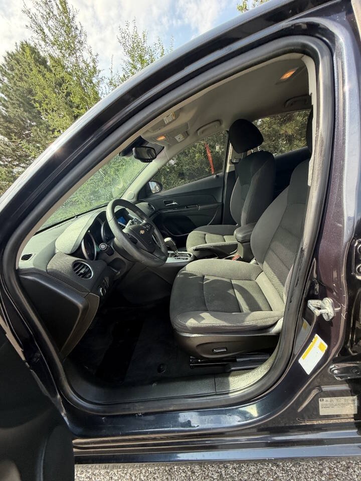 Used 2016 Chevrolet Cruze LT FWD image 9