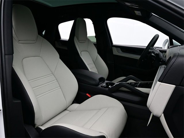 New 2026 Porsche Cayenne Coupe image 19