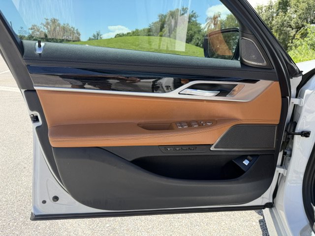 Used 2021 BMW 740i xDrive w/ M Sport Package AWD/4WD image 10