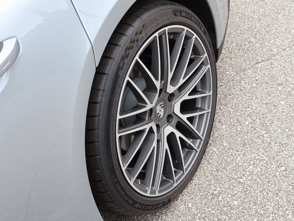 Certified 2025 Porsche Panamera 4 AWD/4WD image 37