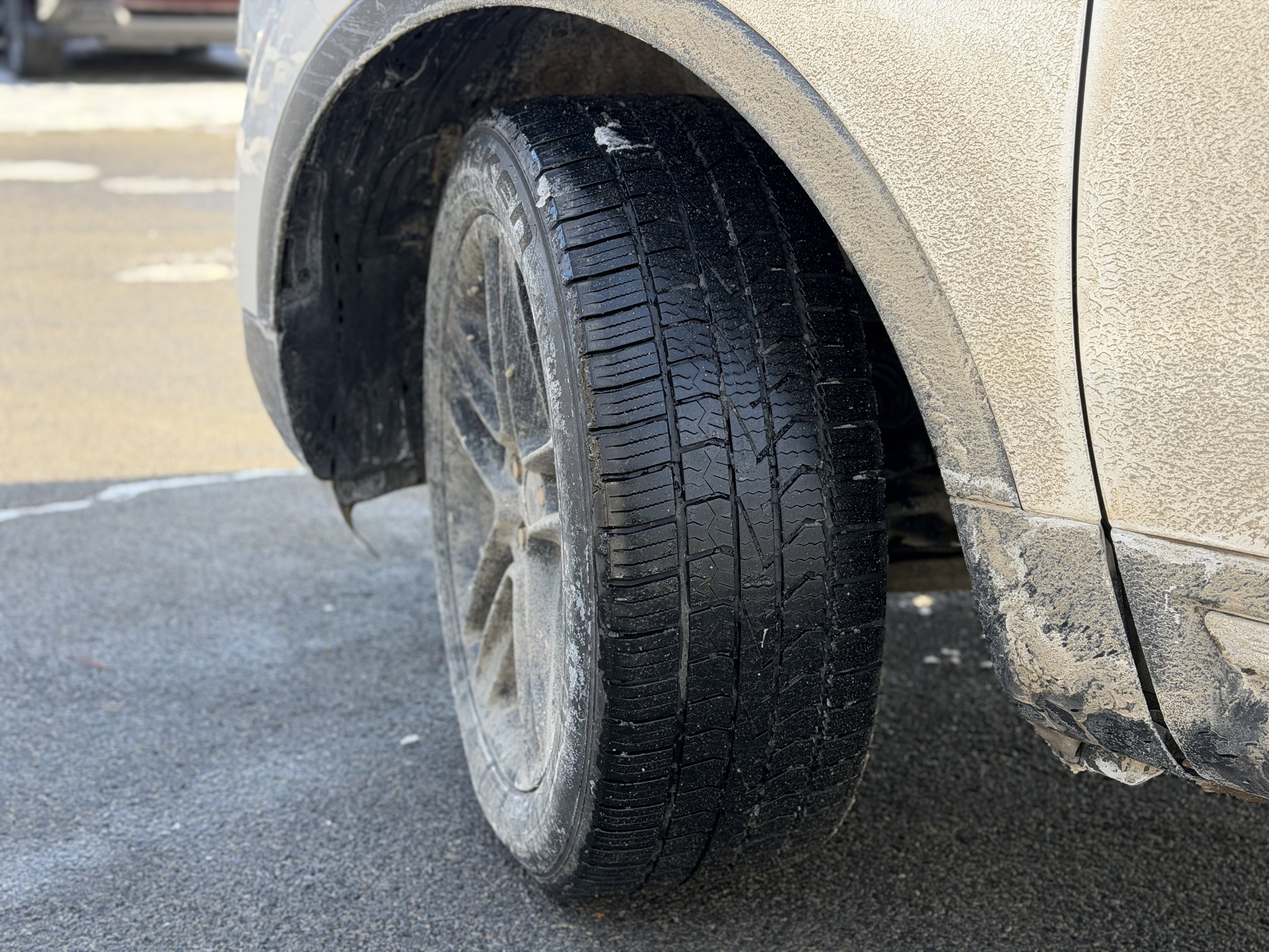 Used 2017 Ford Explorer XLT w/ Equipment Group 202A image 8