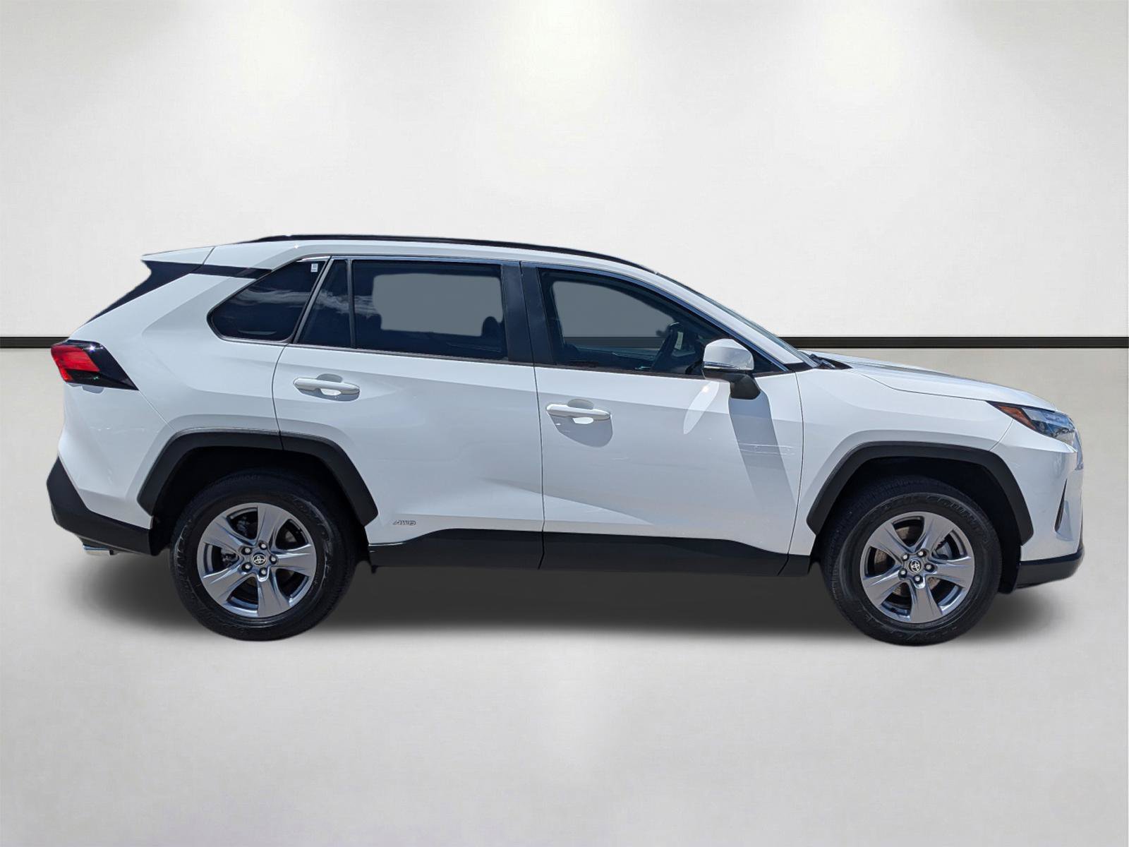 Used 2024 Toyota RAV4 XLE AWD/4WD image 3