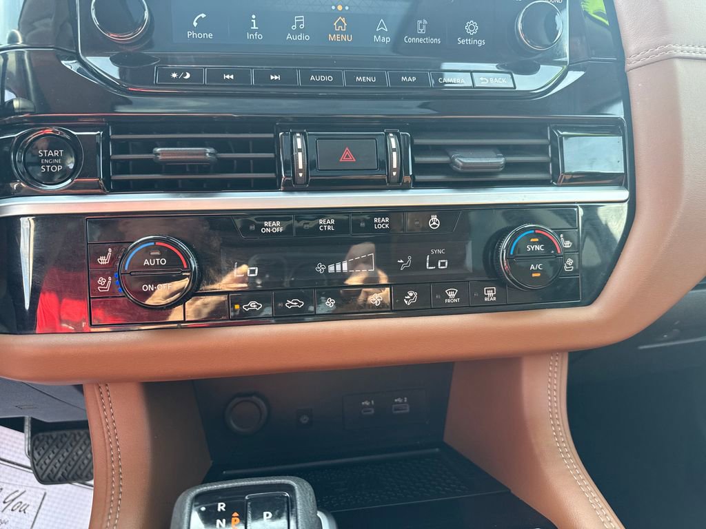 Used 2025 Nissan Pathfinder Platinum image 23