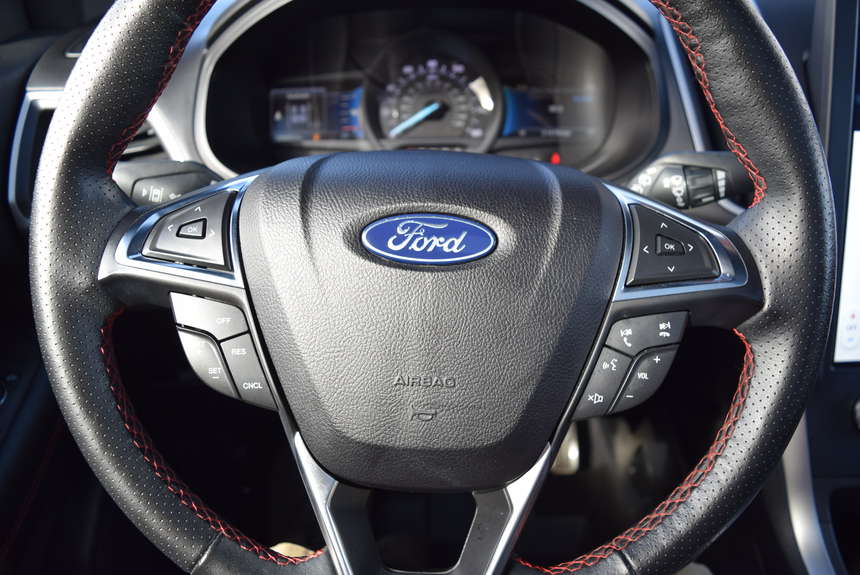 Used 2023 Ford Edge ST-Line AWD/4WD image 12