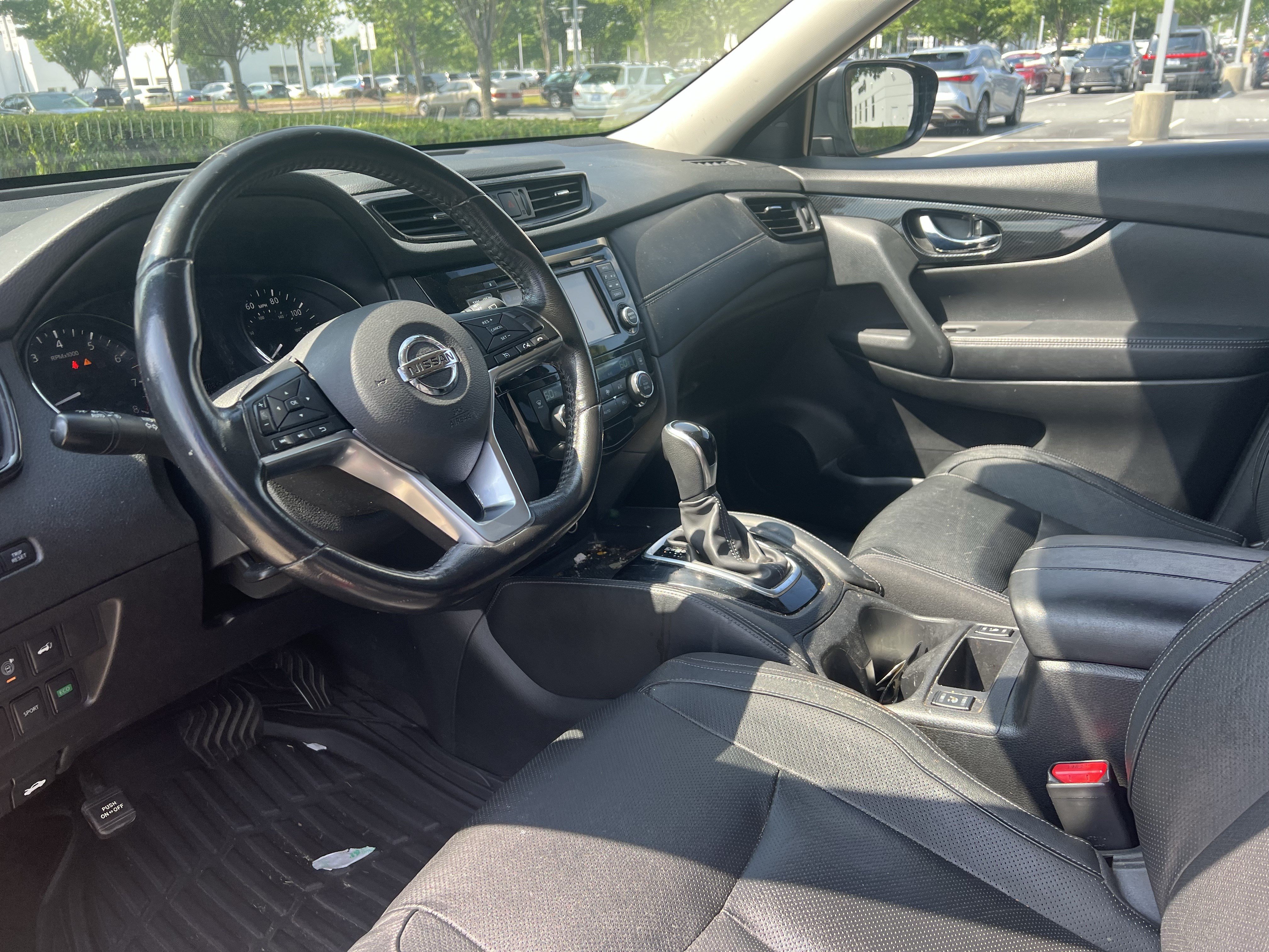 Used 2017 Nissan Rogue SL w/ SL Premium Package FWD image 17