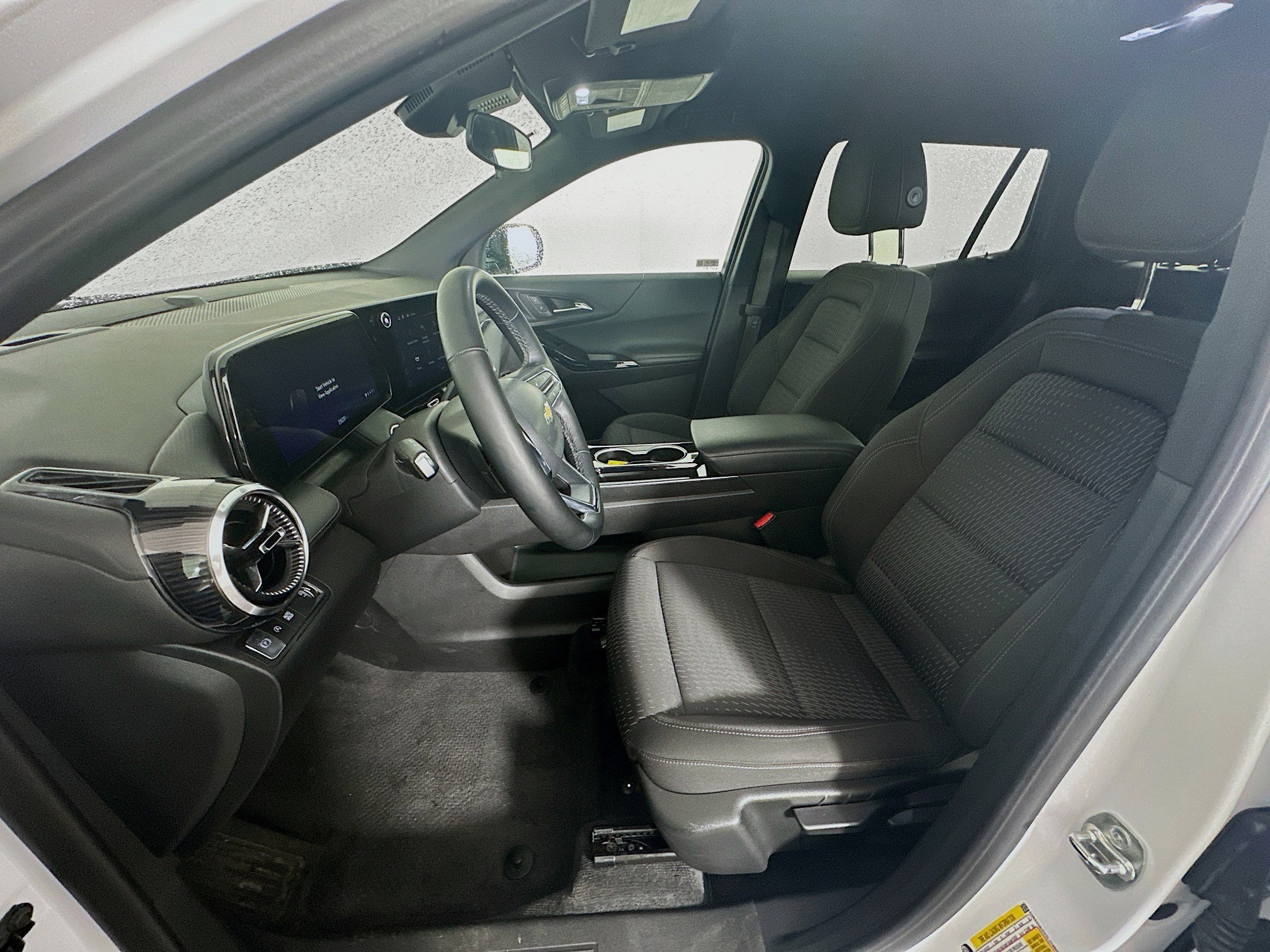 Used 2025 Chevrolet Equinox LT image 13