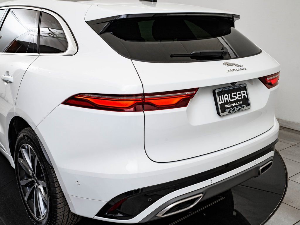 Certified 2024 Jaguar F-PACE R-Dynamic S image 19