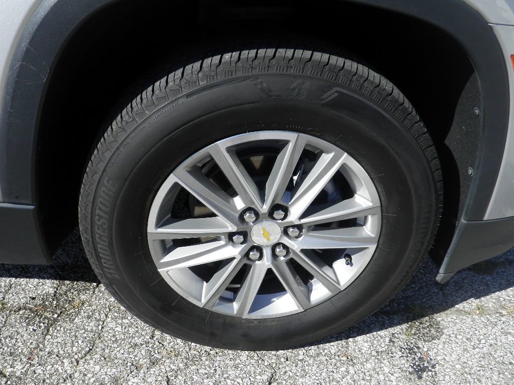 Used 2022 Chevrolet Traverse LT w/ LPO, Cargo Package image 10