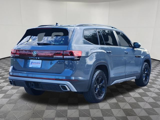 Used 2025 Volkswagen Atlas Peak Edition SE AWD/4WD image 5