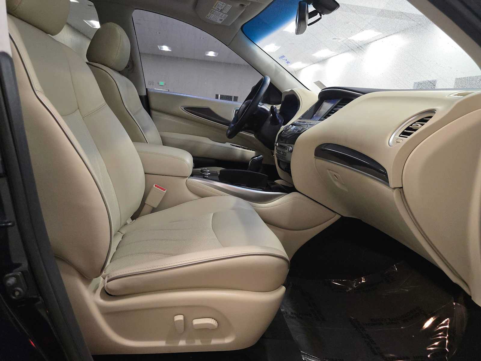 Used 2016 INFINITI QX60 Luxe w/ Premium Plus Package AWD/4WD image 29