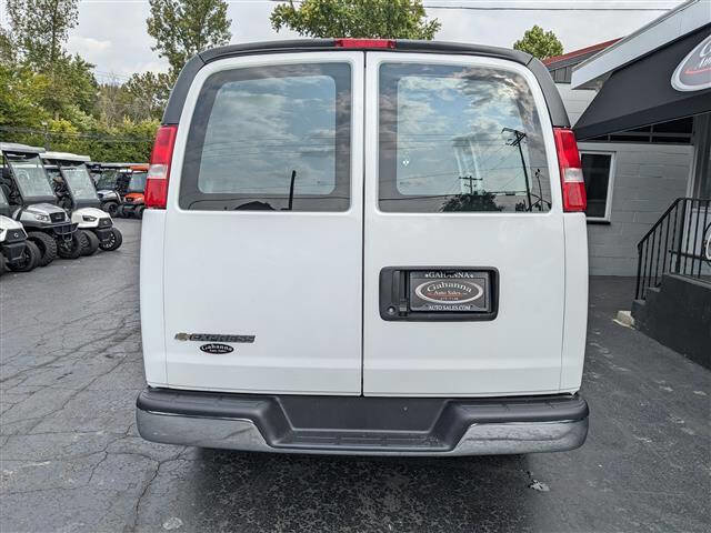 Used 2023 Chevrolet Express 2500 w/ Driver Convenience Package image 4