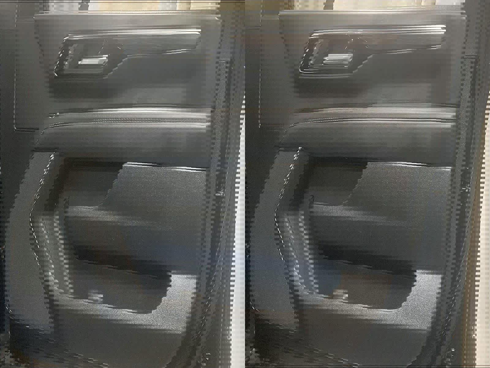 Used 2025 Chevrolet Tahoe LT image 12