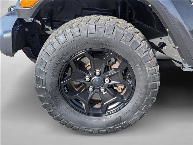 Used 2022 Jeep Gladiator Willys image 9