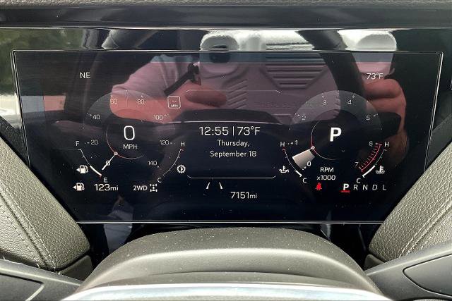 Used 2025 GMC Yukon XL Denali image 13