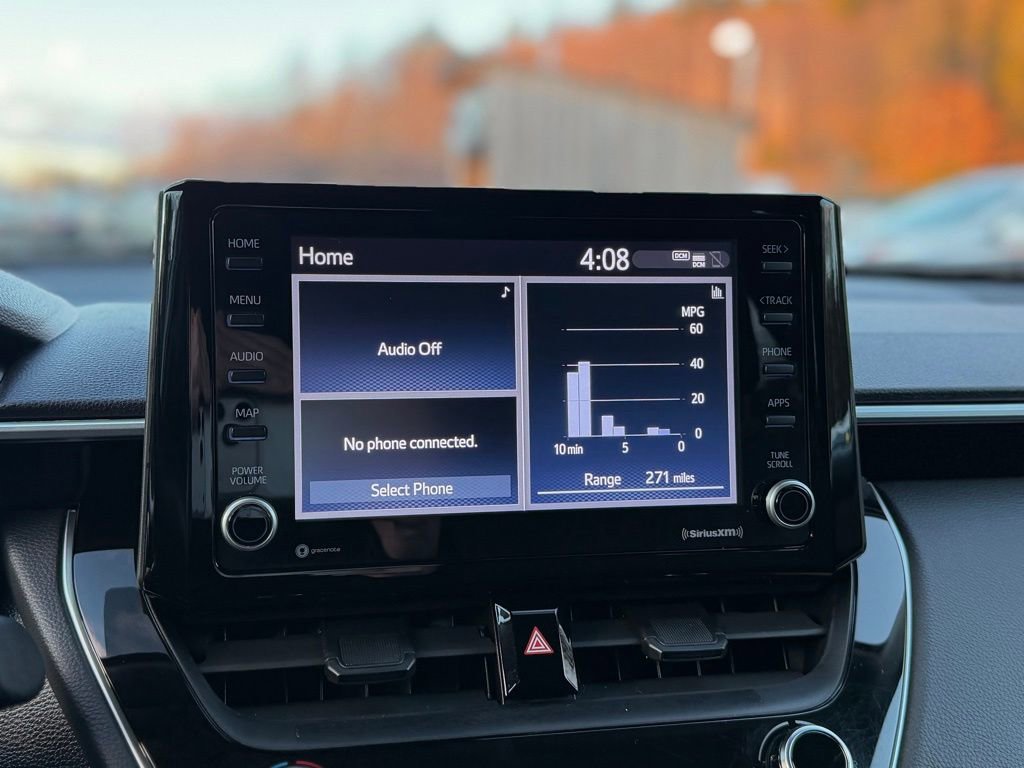 Certified 2022 Toyota Corolla Cross LE image 11