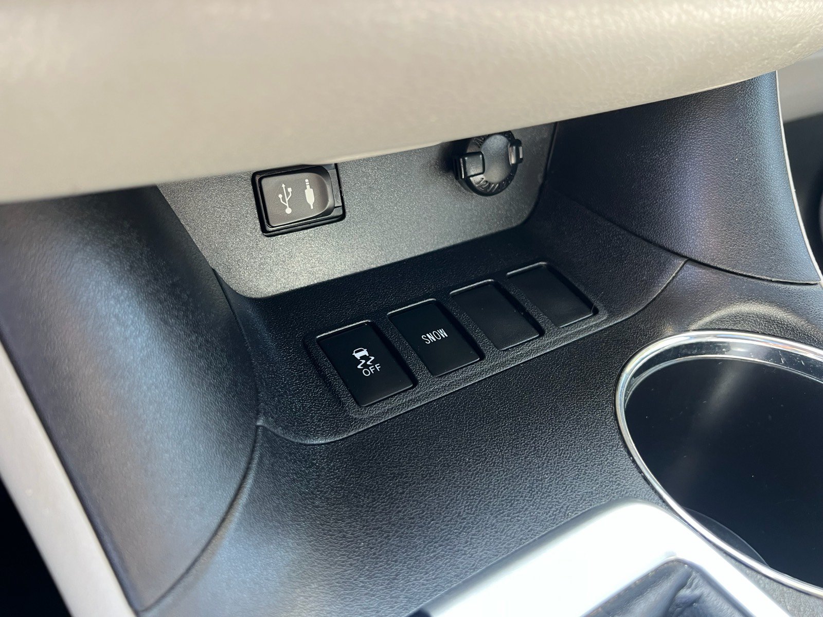 Used 2015 Toyota Highlander XLE FWD image 26