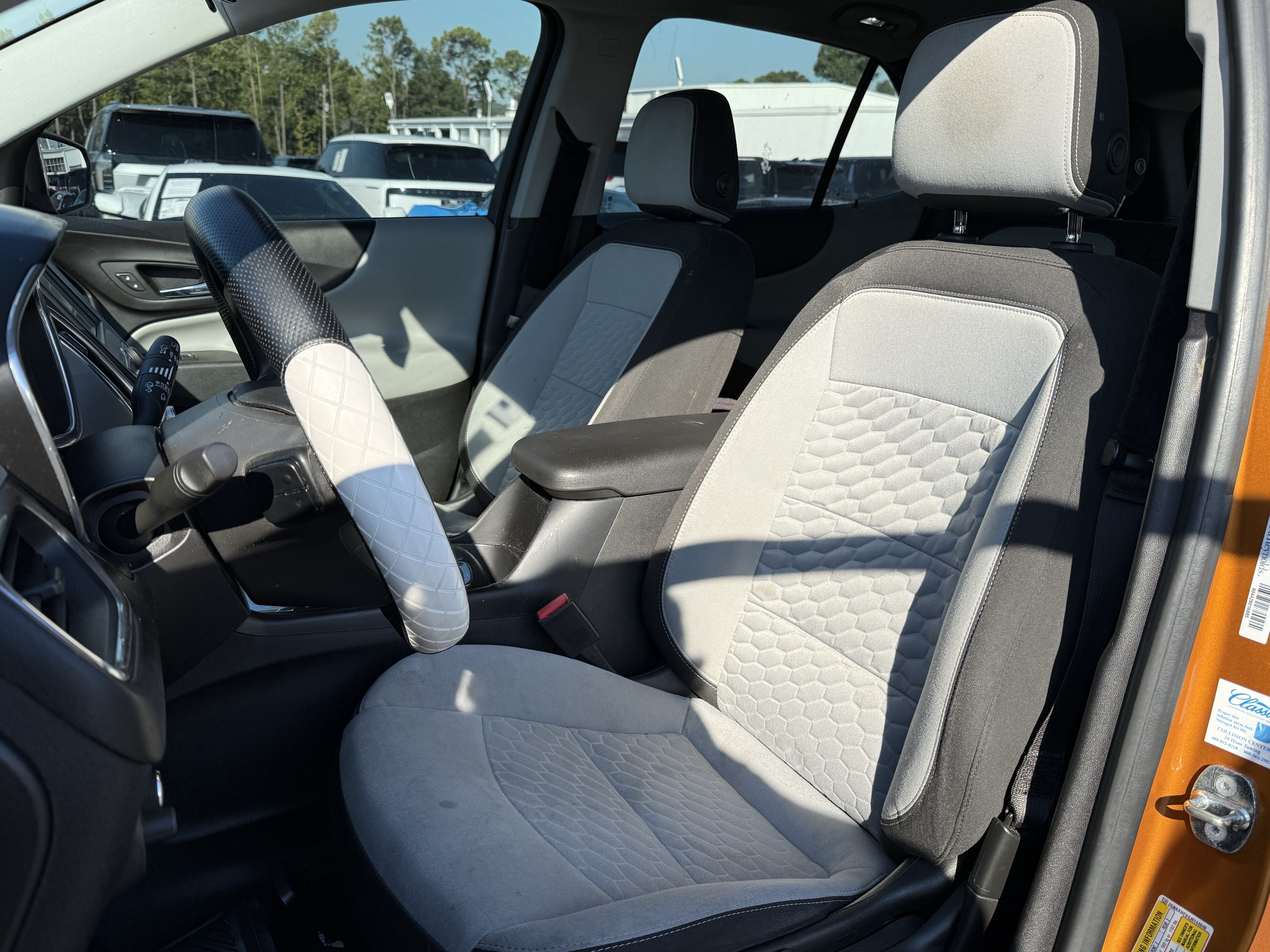 Used 2018 Chevrolet Equinox LS FWD image 7