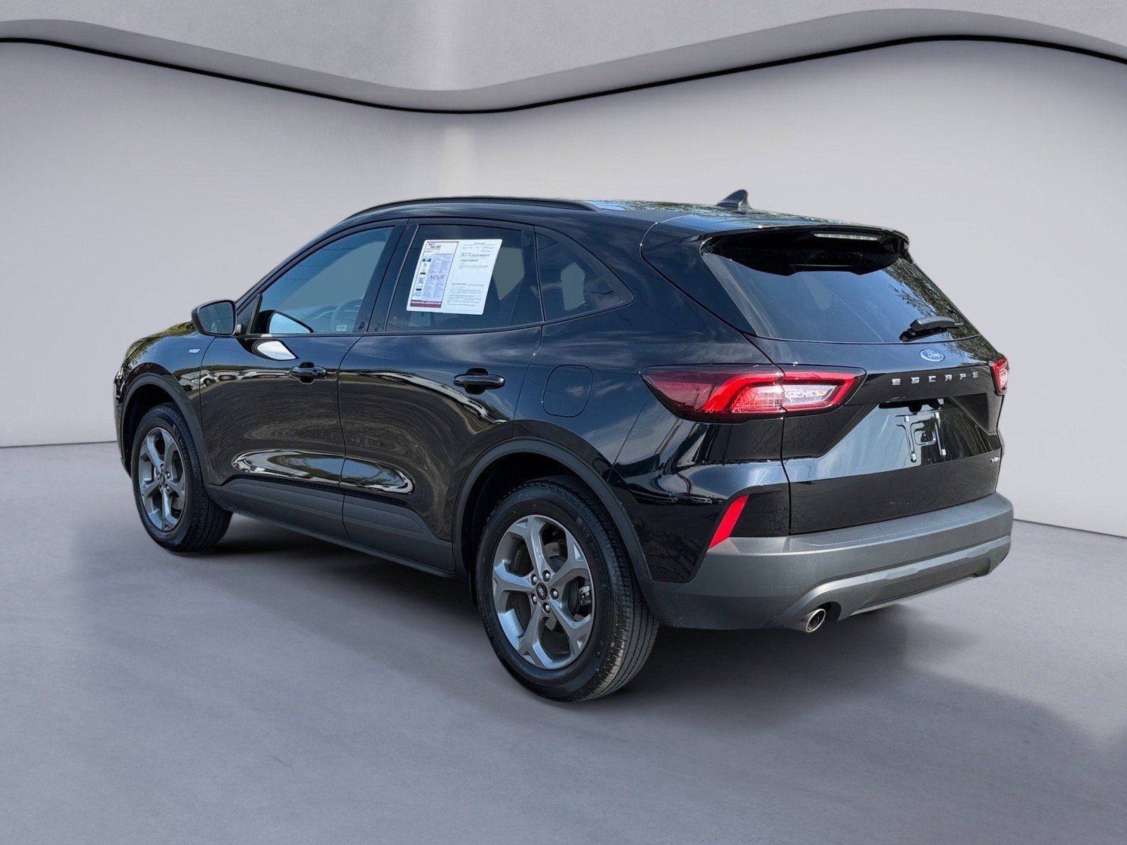 Used 2025 Ford Escape ST-Line AWD/4WD image 3