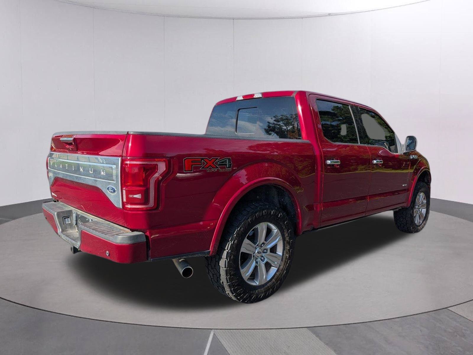 Used 2016 Ford F150 Platinum w/ Equipment Group 701A Luxury AWD/4WD image 5