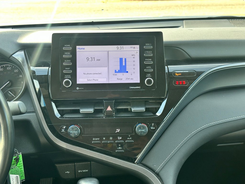 Used 2024 Toyota Camry SE FWD image 9