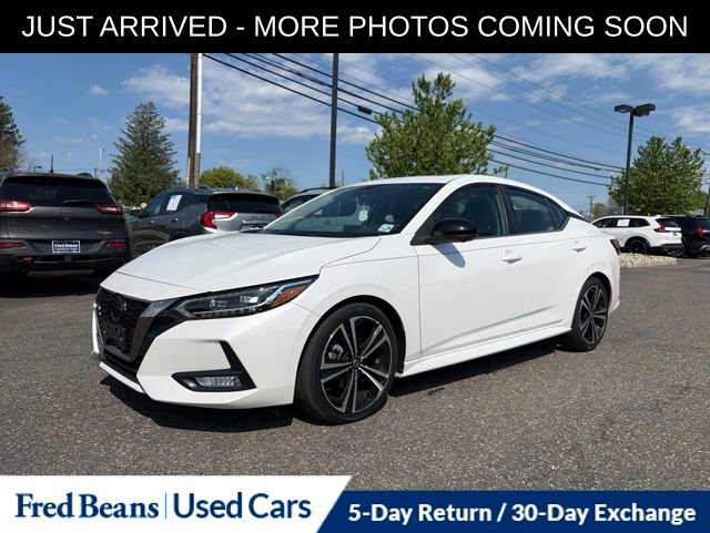 Used 2023 Nissan Sentra SR w/ SR Premium Package FWD image 3