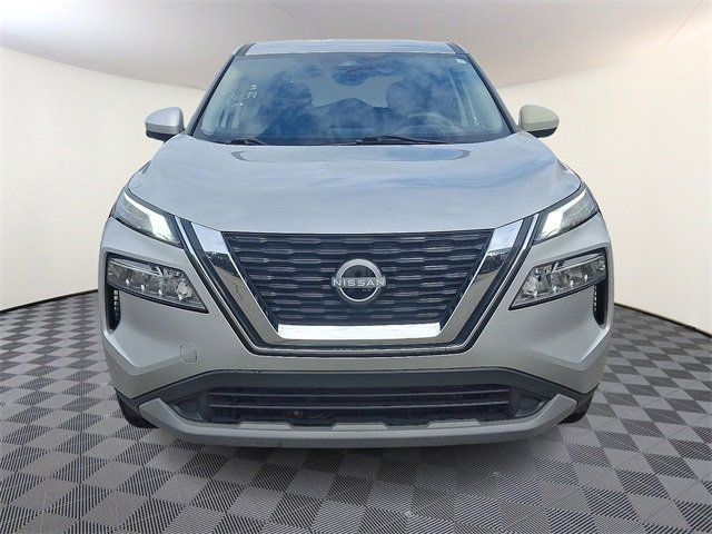 Used 2023 Nissan Rogue SV image 2