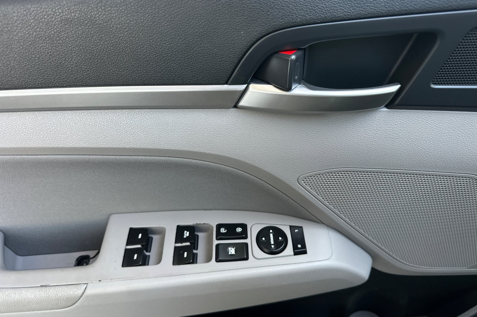 Used 2020 Hyundai Elantra Value Edition FWD image 11