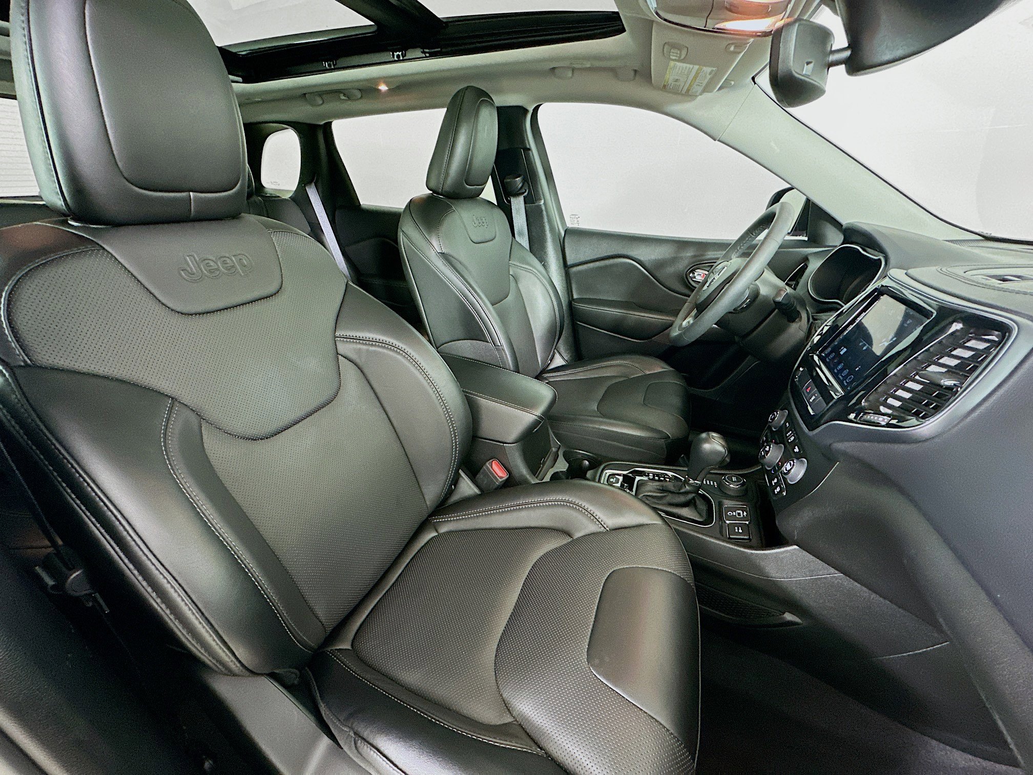 Certified 2022 Jeep Cherokee Limited image 35