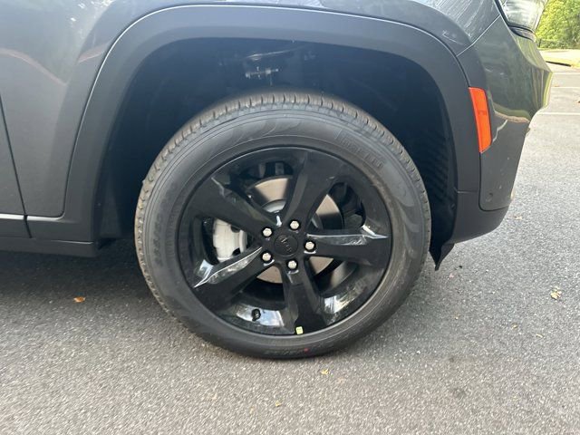 New 2025 Jeep Grand Cherokee Limited w/ Luxury Tech Group II image 12