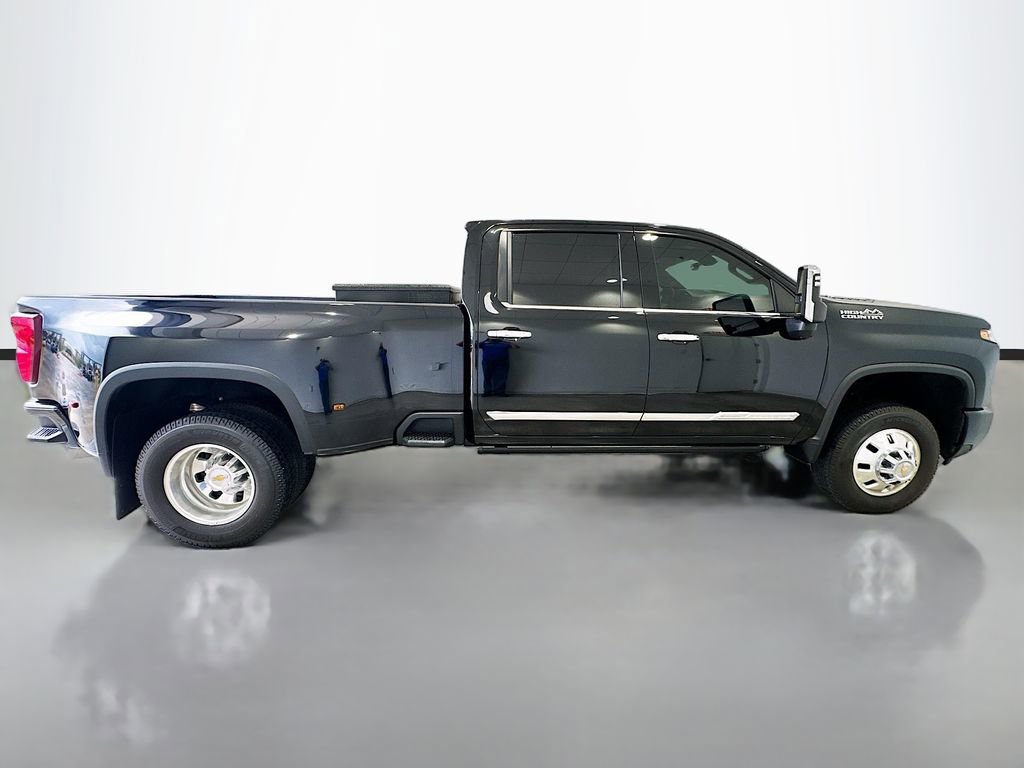 Used 2024 Chevrolet Silverado 3500 High Country w/ High Country Premium Package image 8