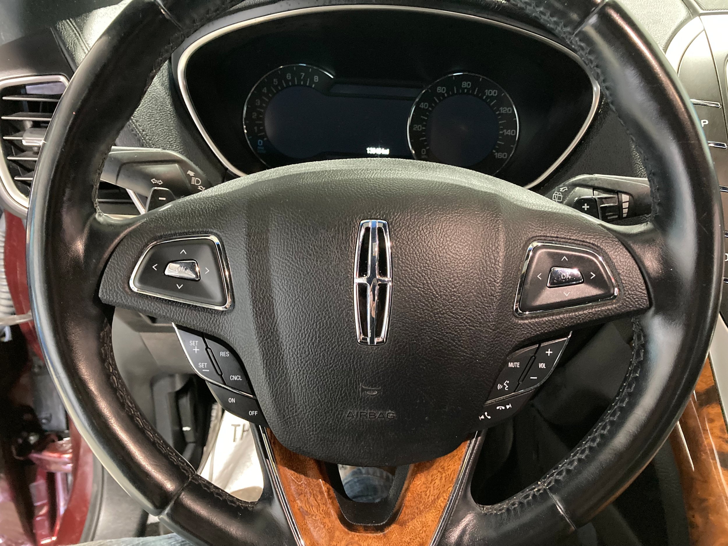 Used 2017 Lincoln MKX Select w/ Select Plus Package AWD/4WD image 25