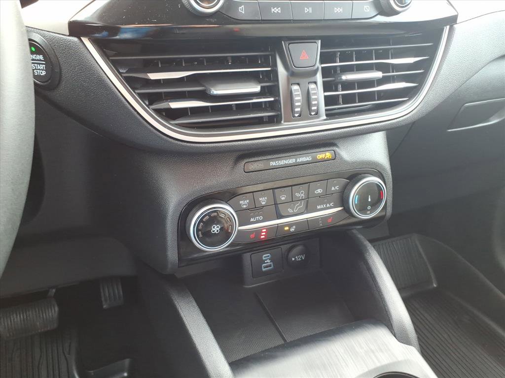 Used 2022 Ford Escape SE w/ Cold Weather Package image 19