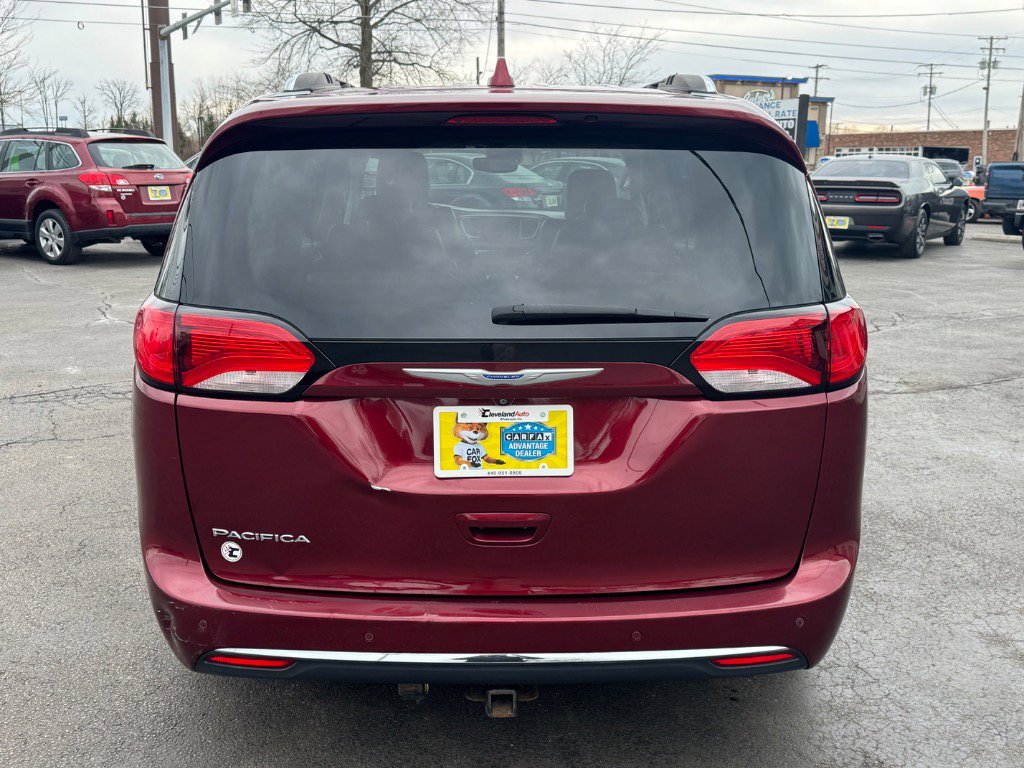 Used 2018 Chrysler Pacifica Touring-L w/ Advanced Safetytec Group FWD image 6