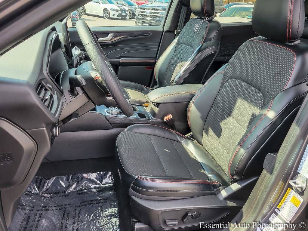 Used 2023 Ford Escape ST-Line w/ Tech Pack #1 image 9