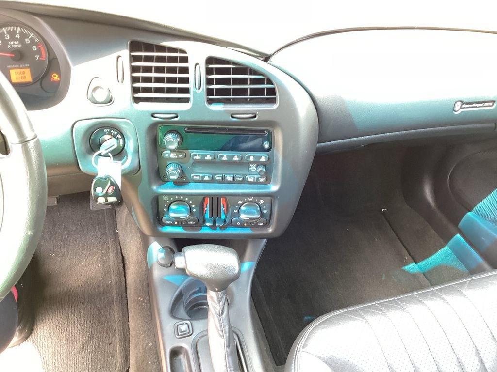 Used 2004 Chevrolet Monte Carlo SS w/ Preferred Equipment Group FWD image 10