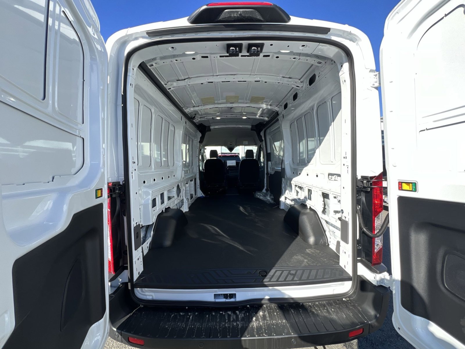 New 2026 Ford Transit 250 148 Medium Roof image 23