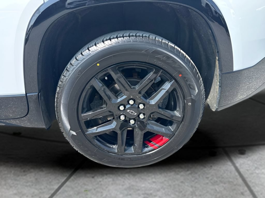 Used 2023 Chevrolet Traverse Premier w/ Redline Edition FWD image 21