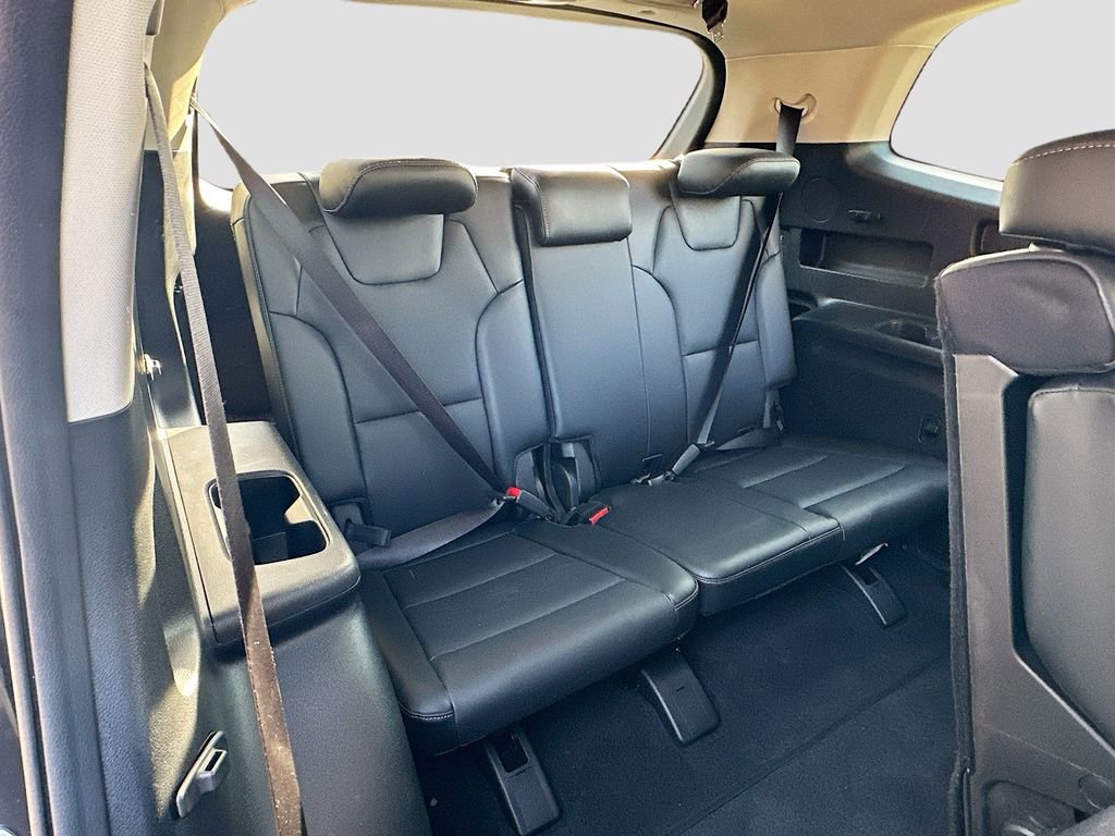 Certified 2025 Kia Telluride LX image 26