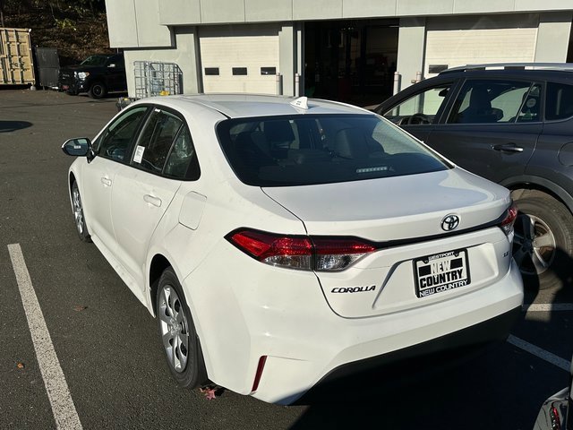 New 2026 Toyota Corolla LE image 4