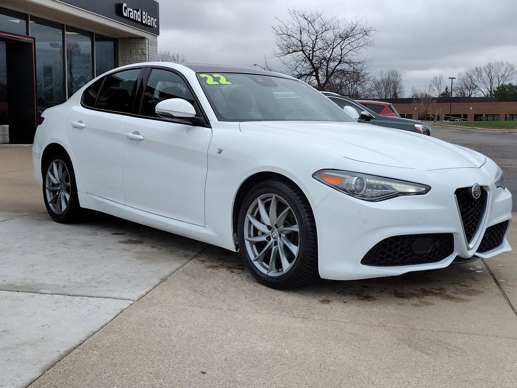 Used 2022 Alfa Romeo Giulia Ti image 3