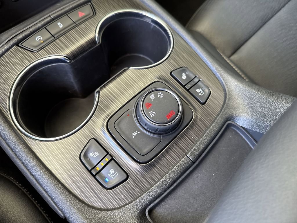 Certified 2023 GMC Acadia SLT w/ Elevation Edition AWD/4WD image 31